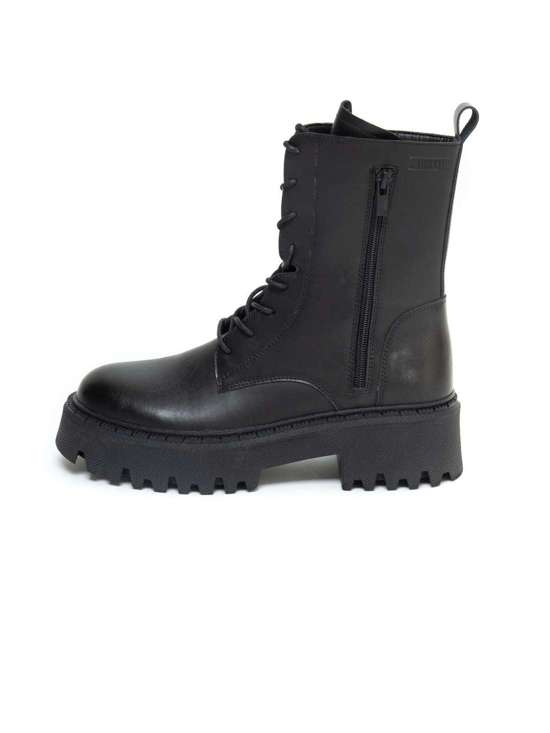 Ботинки на шнуровке