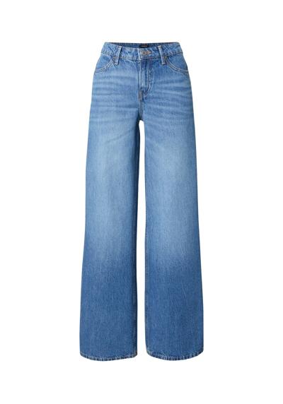 Широкие джинсы