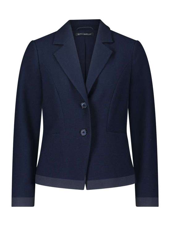 Короткий пиджак с длинными рукавами