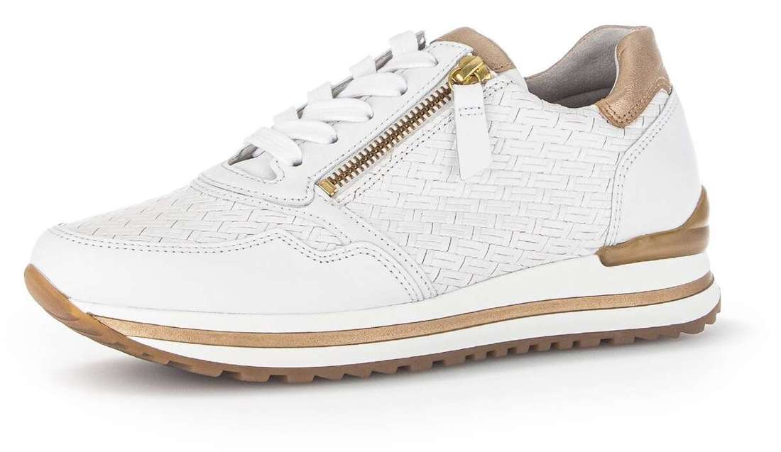 Кроссовки на шнуровке