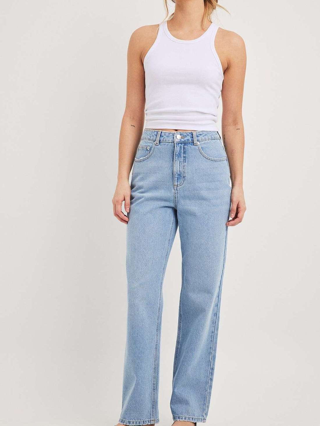 Обычные джинсы