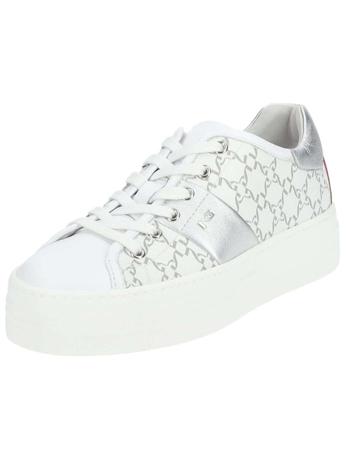 Кроссовки на шнуровке