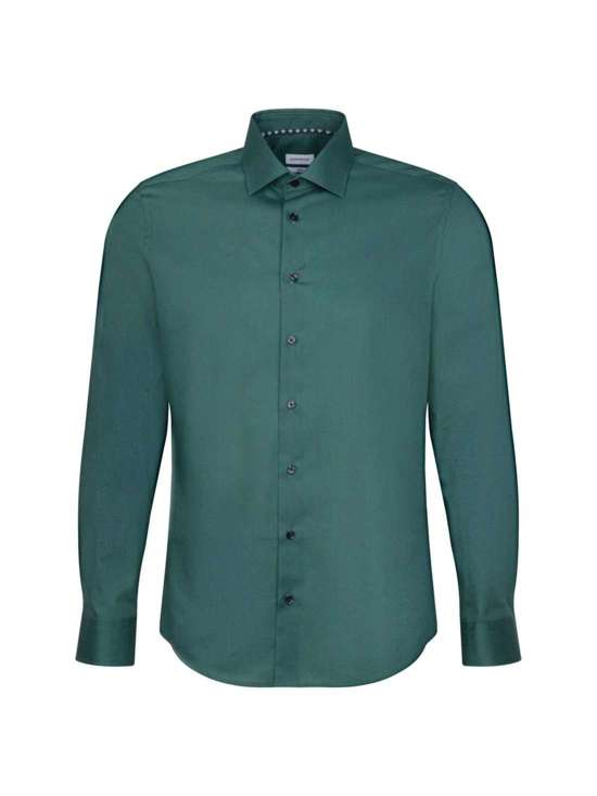 Деловая рубашка узкого кроя