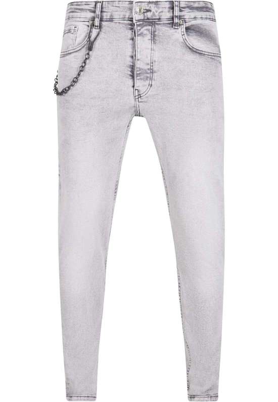 Зауженные джинсы