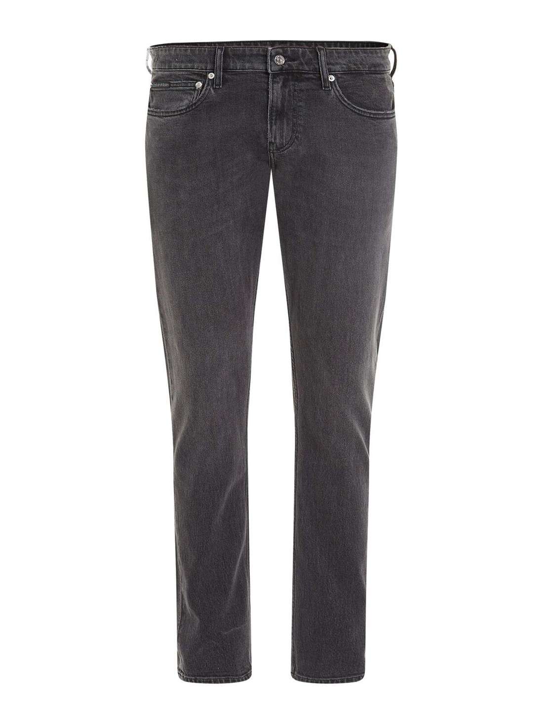 Джинсы узкого кроя