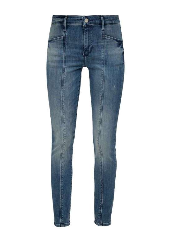 Узкие джинсы