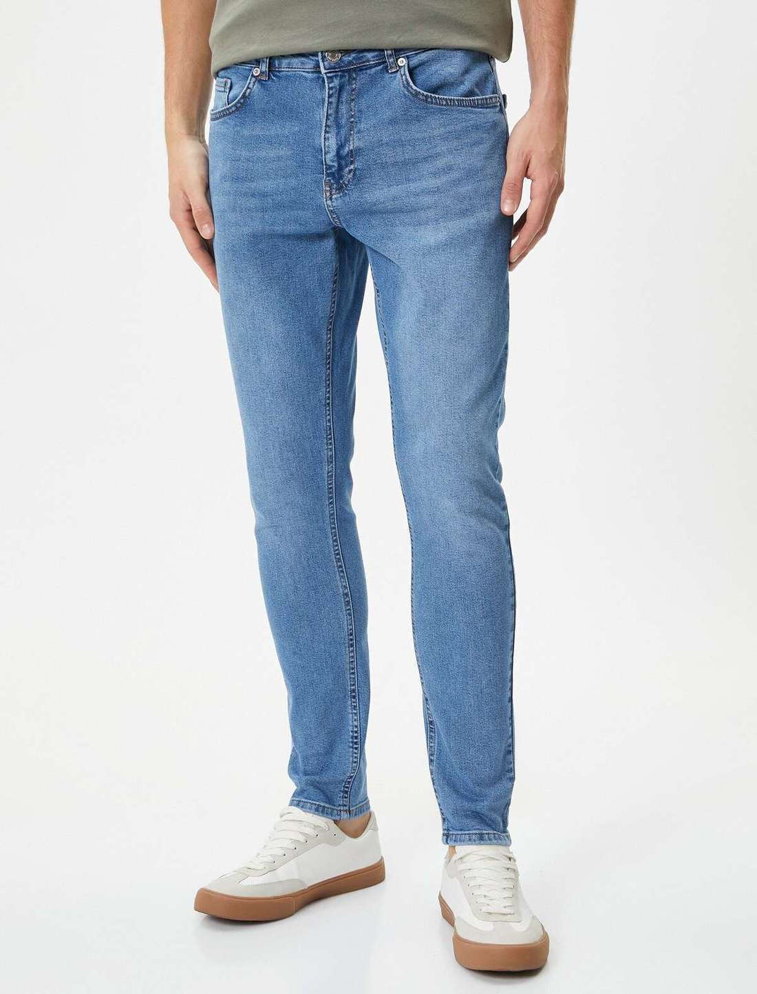 Узкие джинсы