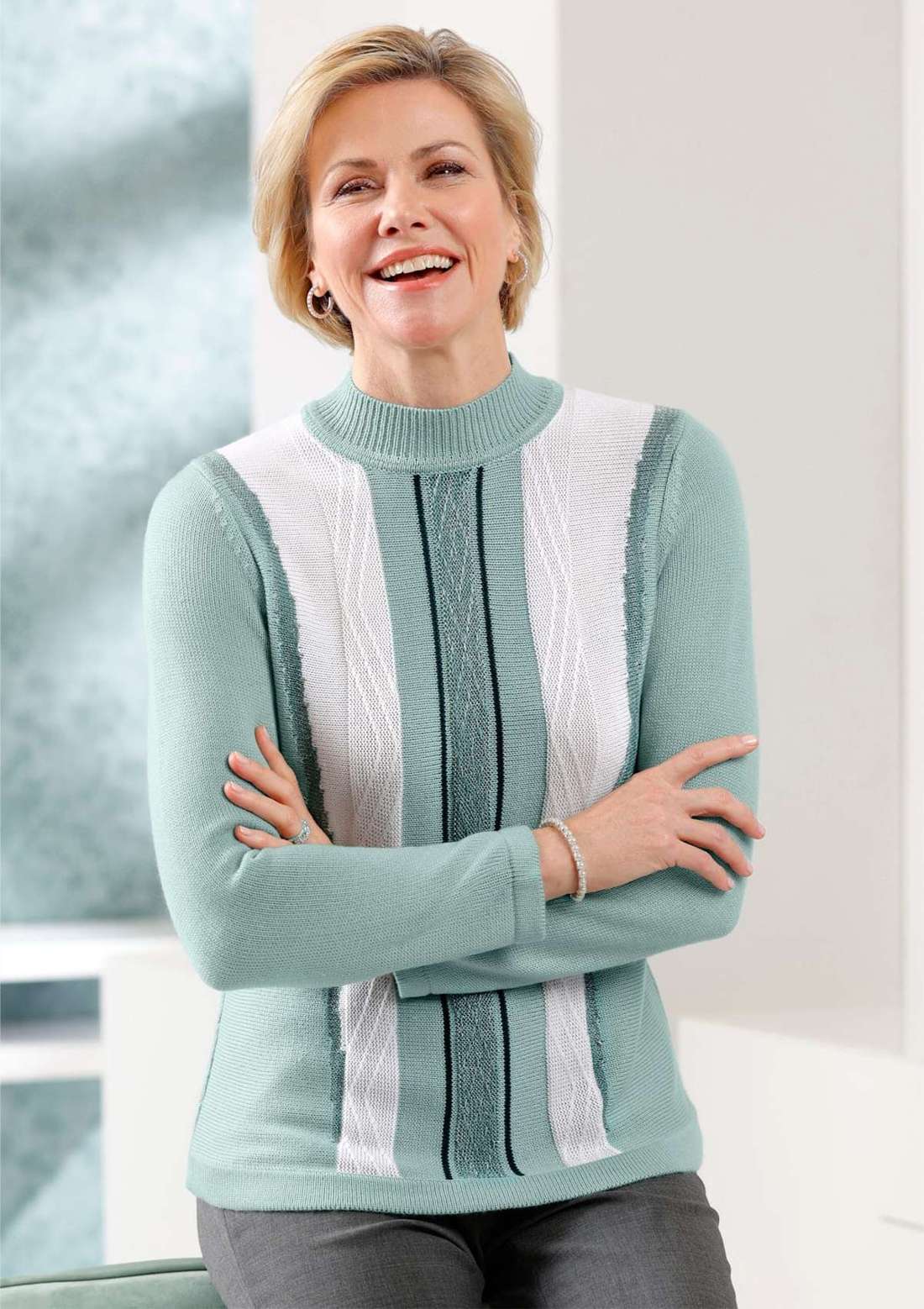 Свитер с воротником-стойкой Pullover