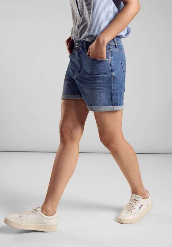 Шорты с карманами