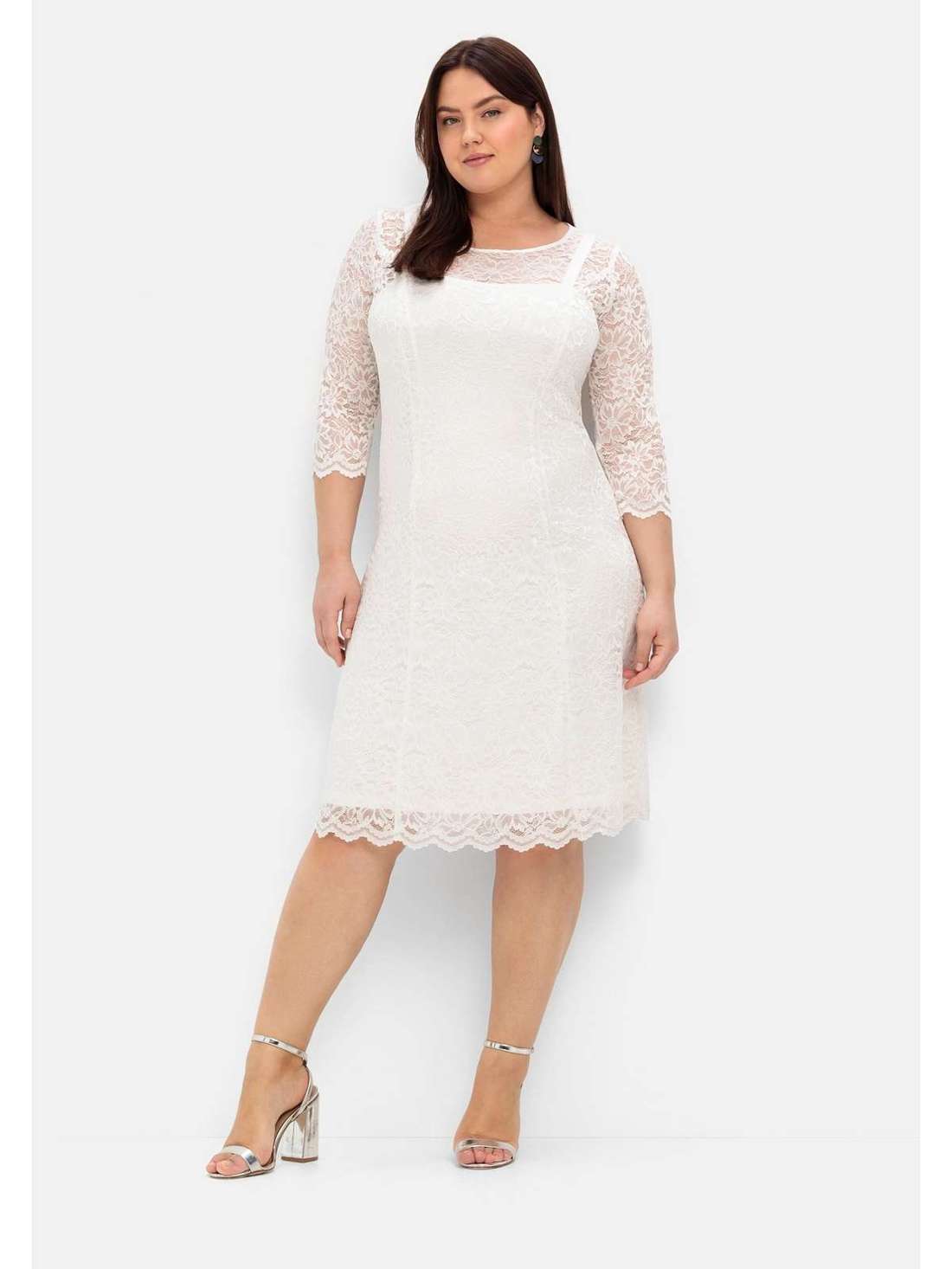 Кружевное платье с тонким блеском Große Größen