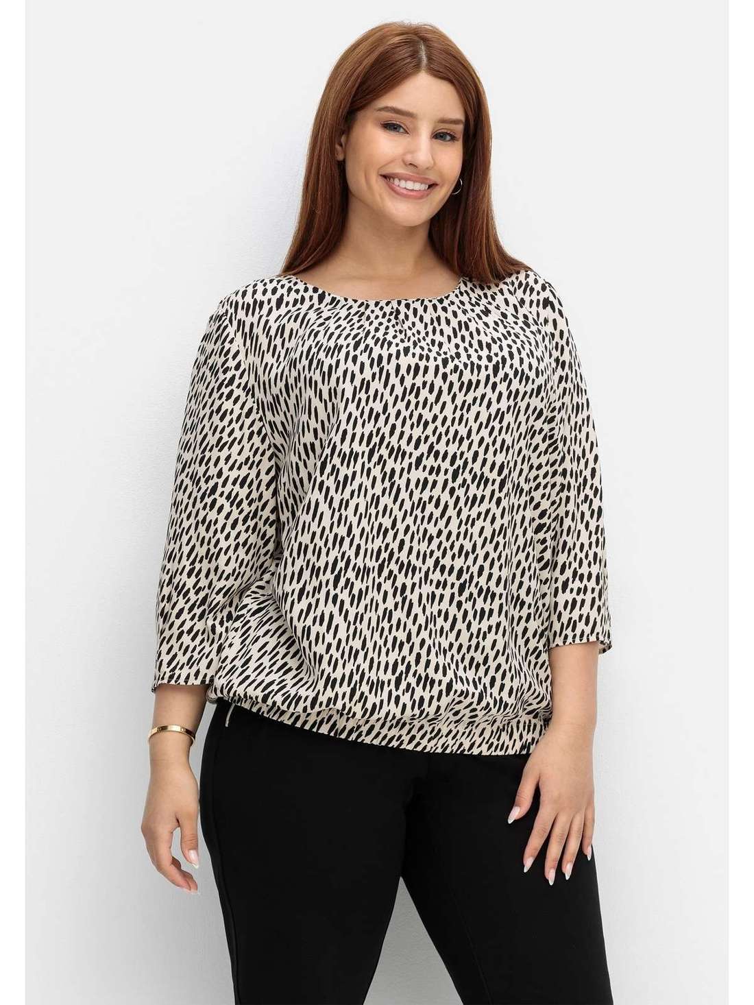 Туника миниатюрного кроя с анималистическим принтом по всей поверхности. Große Größen