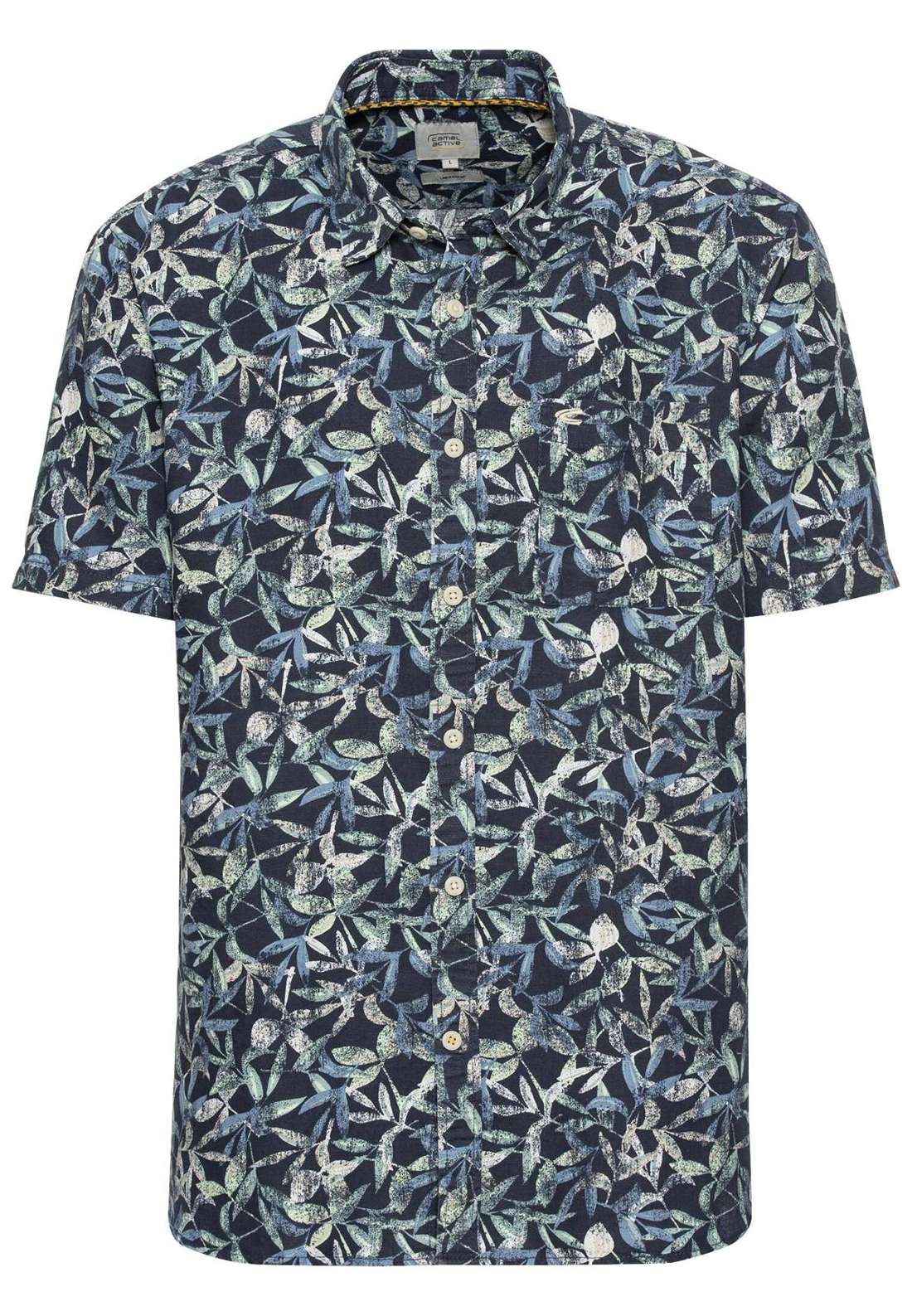 Рубашка с короткими рукавами и цветочным узором по всей поверхности.