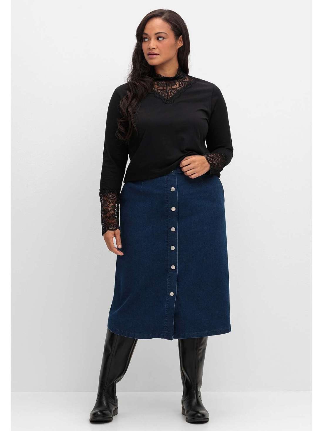 Джинсовая юбка А-силуэта с декоративной планкой на пуговицах Große Größen