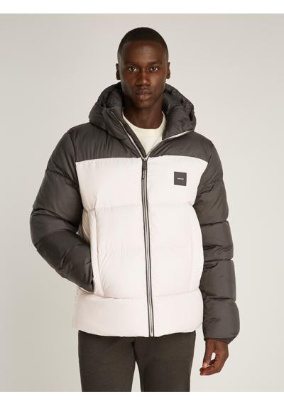 Уличная куртка с капюшоном и нашивкой-логотипом HOODED QUILT COLOR-BLOCK PUFFER