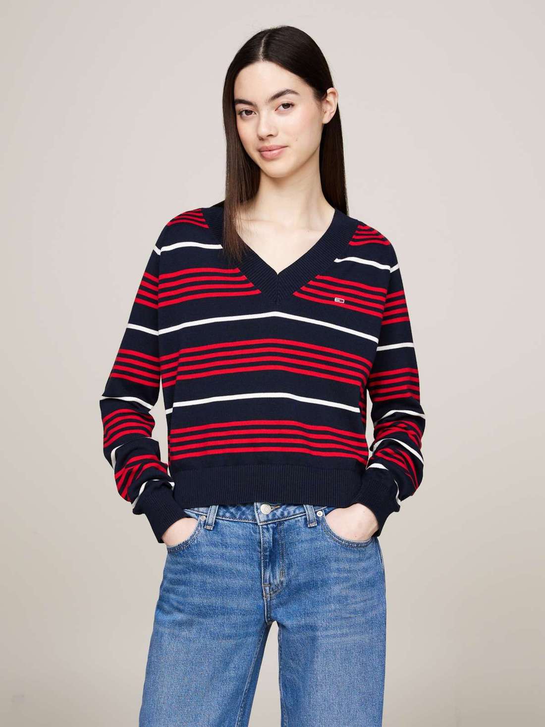 Вязаный свитер в полосатый дизайн. TJW V-NECK STRIPE SWEATER
