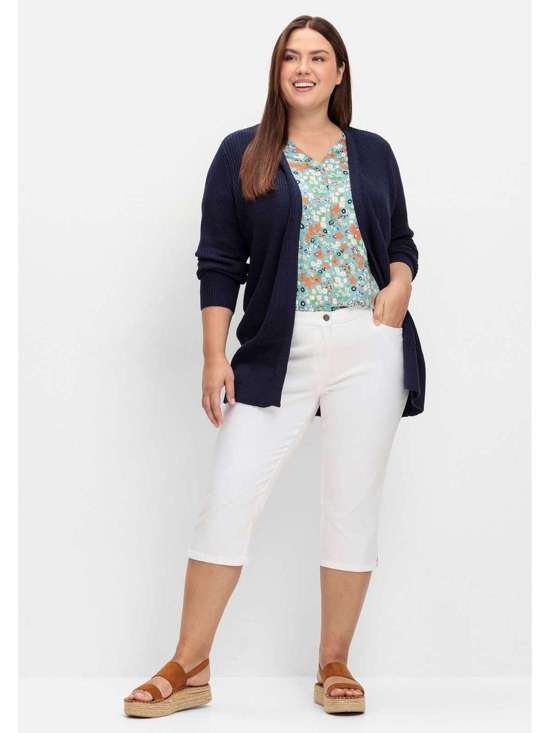 Джинсы-капри с частично эластичным поясом и стразами. Große Größen