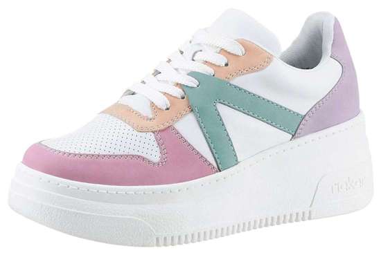 Кроссовки на платформе с пастельными контрастами