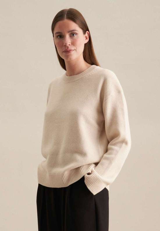 Вязаный свитер Schwarze Rose