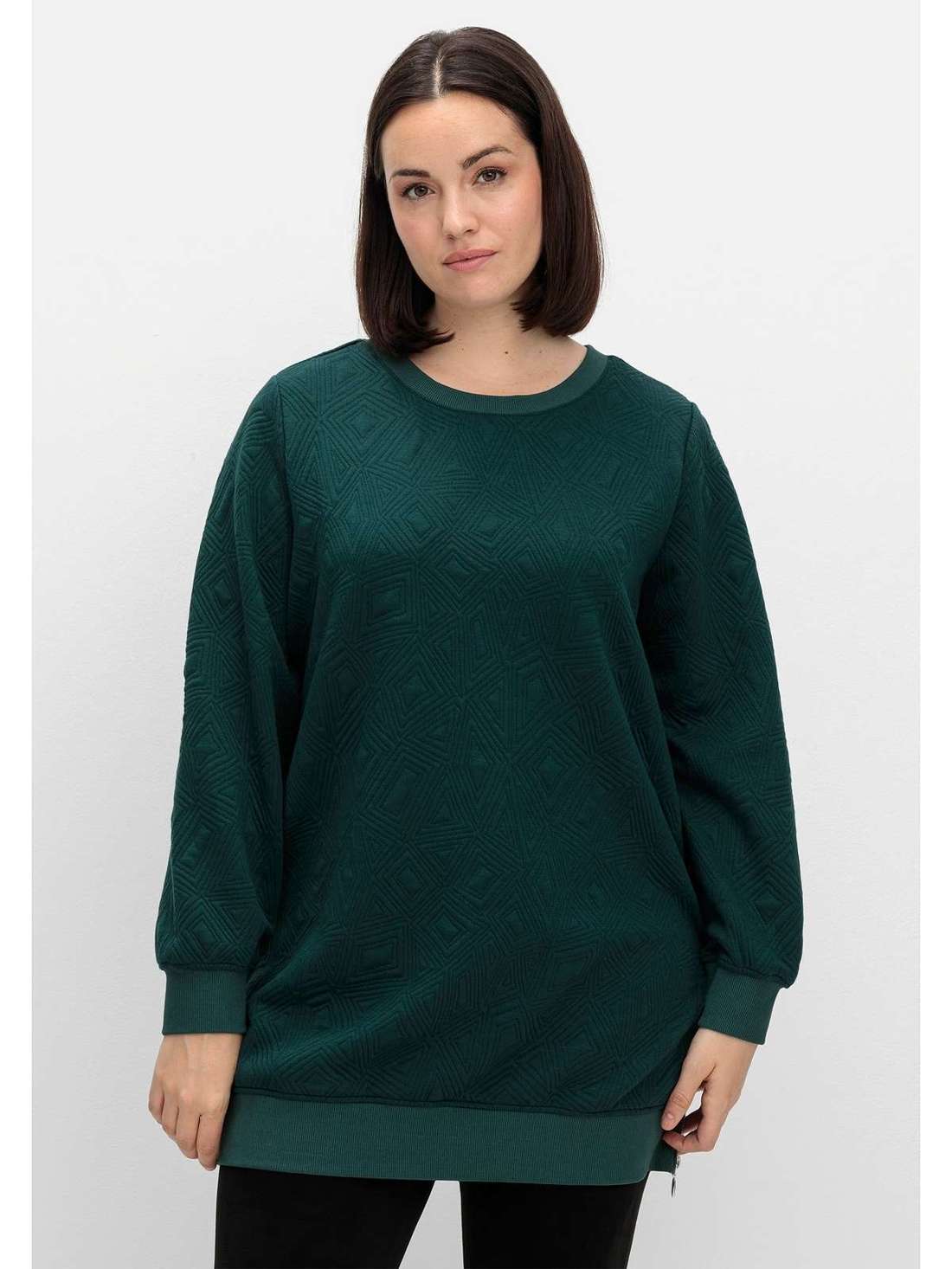 Толстовка со стеганым узором и боковыми молниями. Große Größen