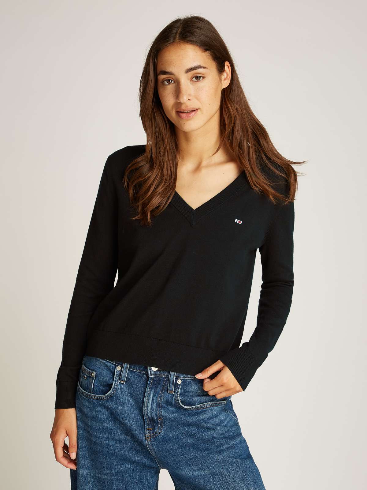 Свитер с V-образным вырезом и вышивкой логотипа TJW ESSENTIAL VNECK SWEATER EXT