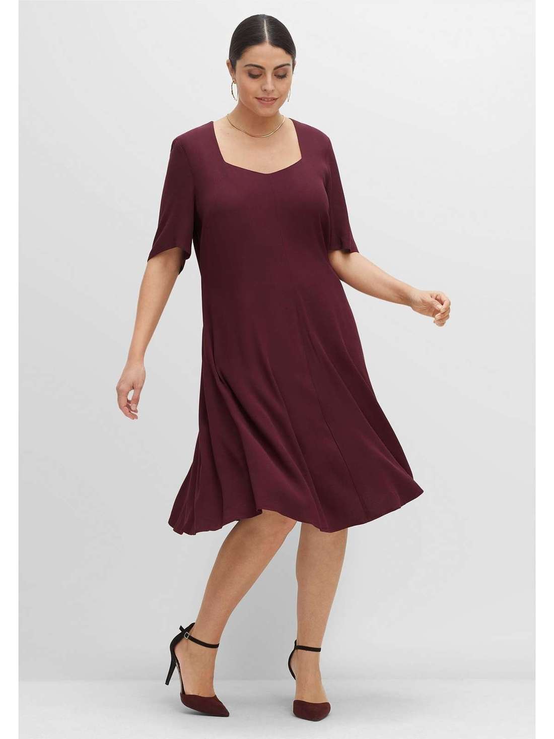 Коктейльное платье Große Größen