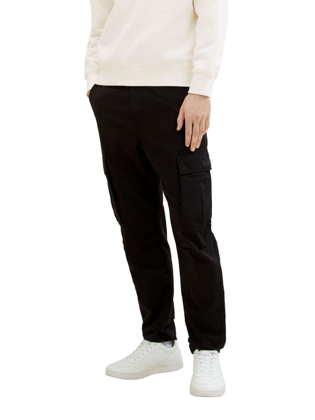 Брюки-карго с накладными карманами