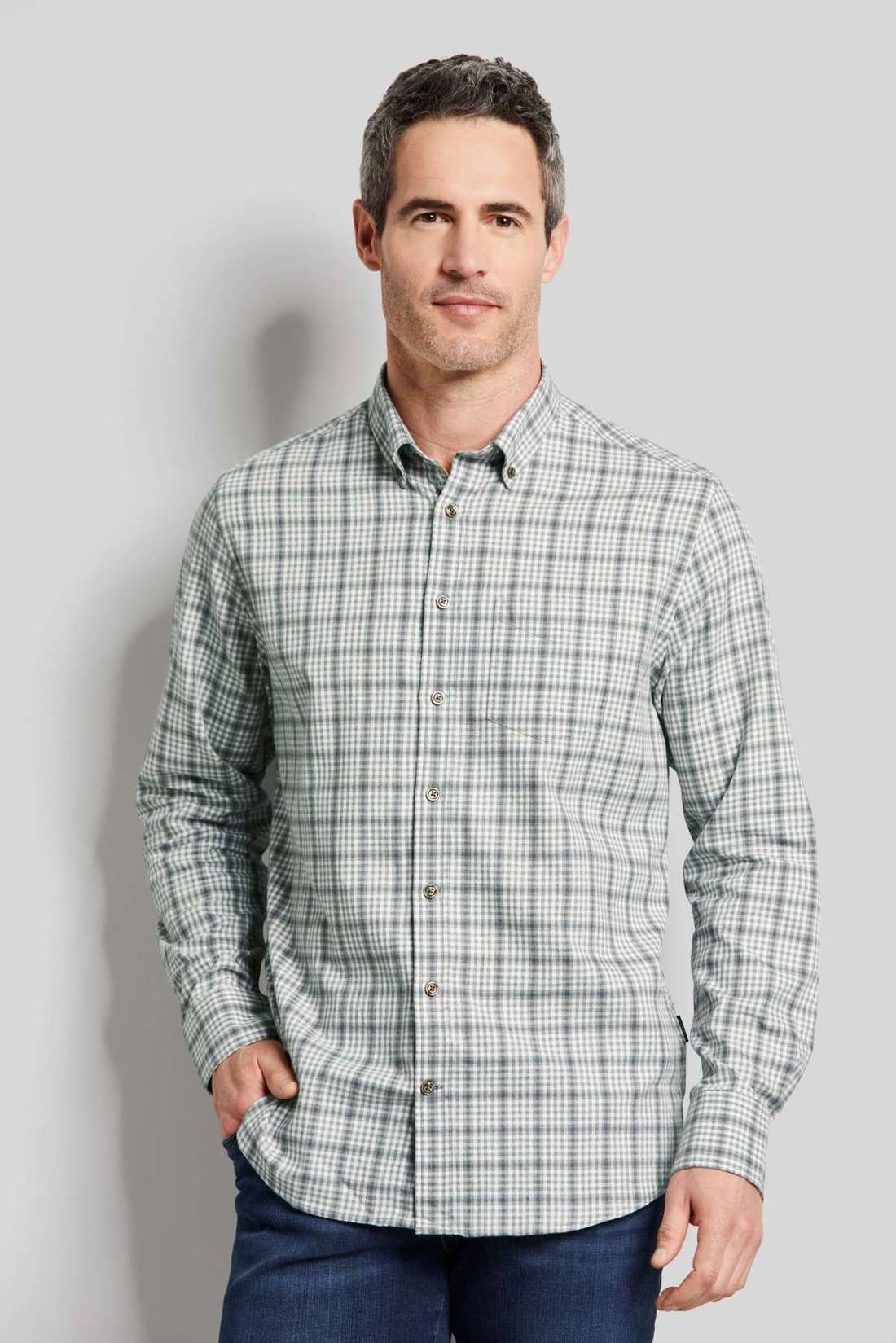 Рубашка с длинными рукавами и клетчатым узором