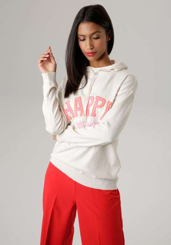 Вязаный свитер с капюшоном