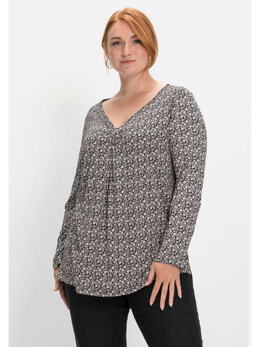 Рубашка с длинными рукавами, V-образным вырезом и складками-коробками. Große Größen