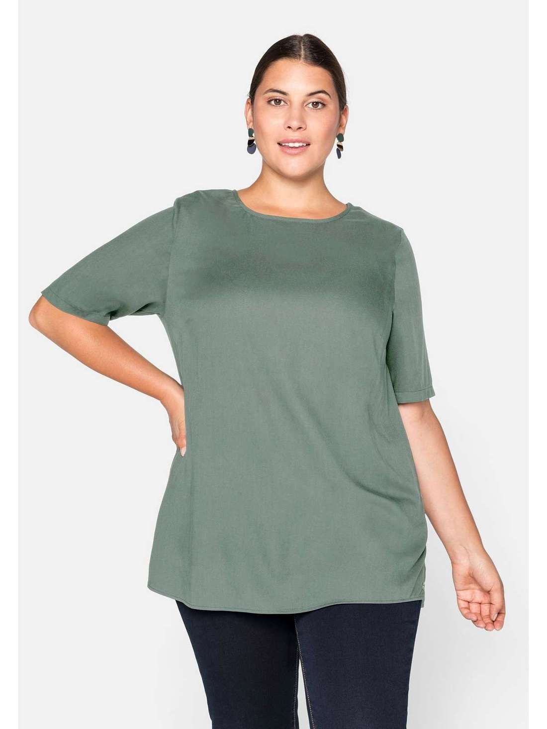 Туника с круглым вырезом и кокеткой сзади. Große Größen