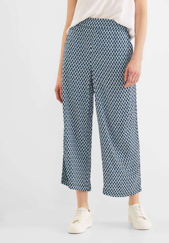 Тканевые брюки с широкими штанинами