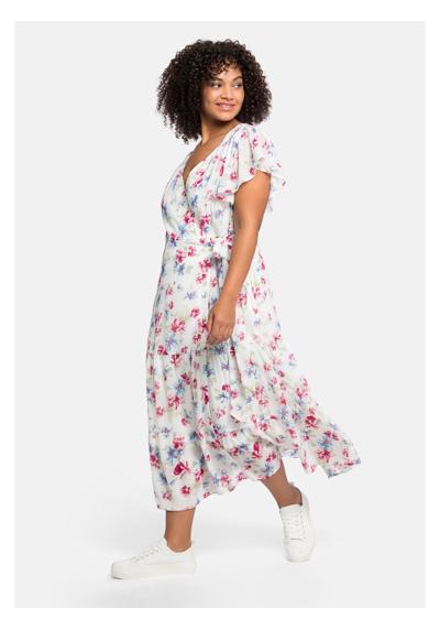 Шифоновое платье с цветочным принтом и поясом.