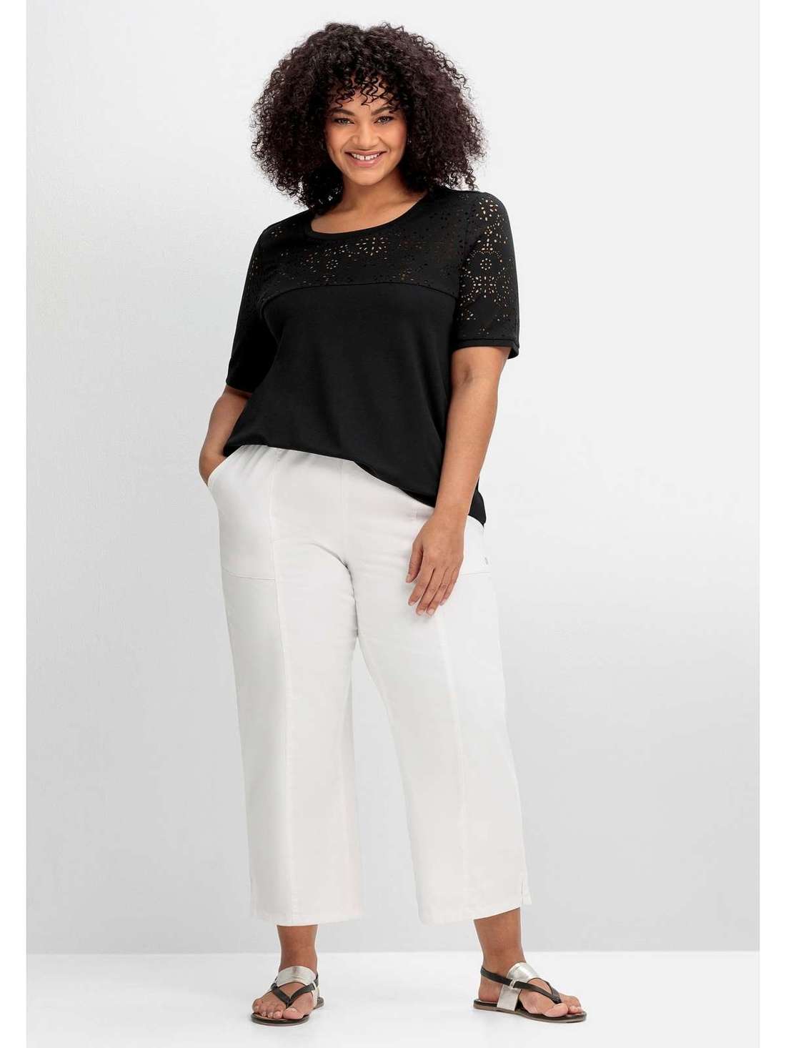 Брюки без застежки длиной 7/8 с эластичным поясом. Große Größen