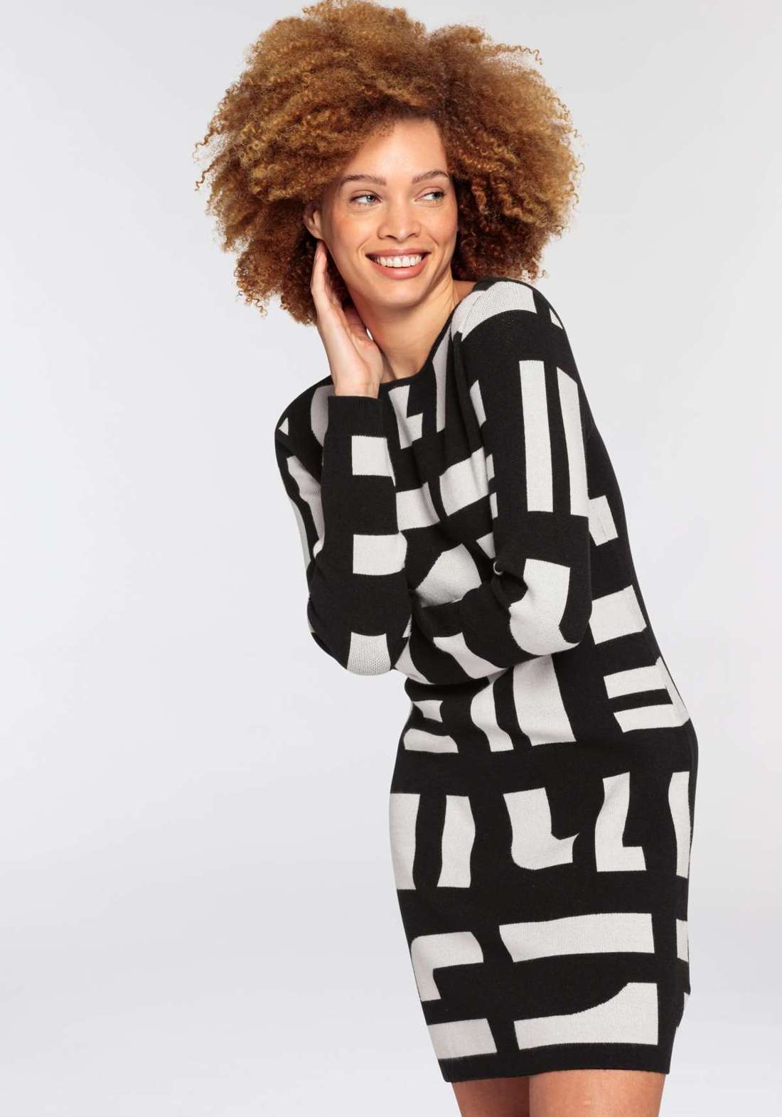 Вязаное платье для вечеринки