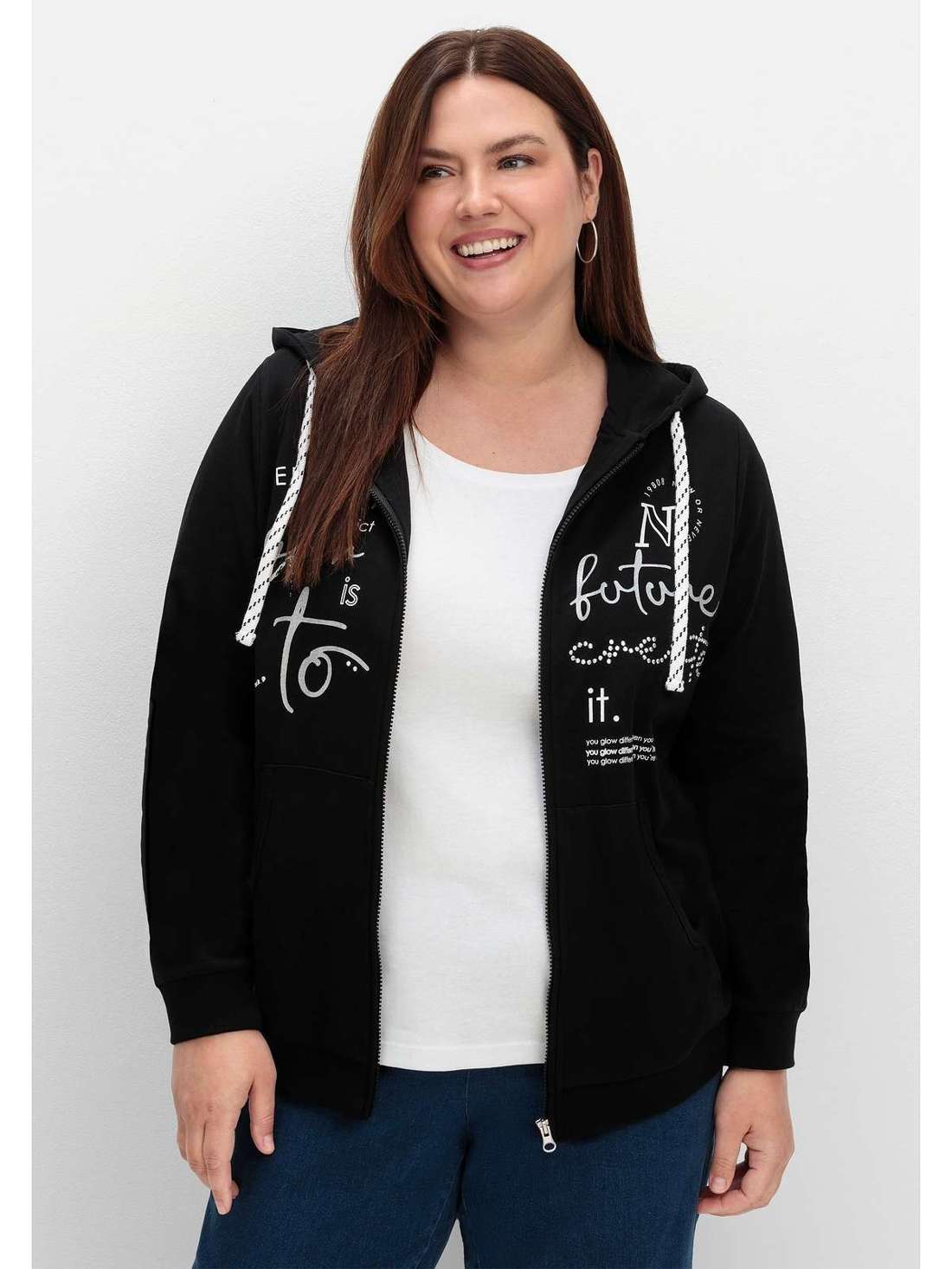 Толстовка с капюшоном, принтом и карманом-кенгуру Große Größen