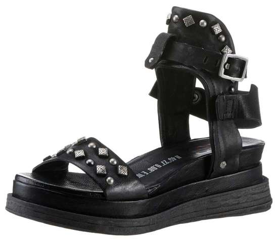 Сандалии TOMADO