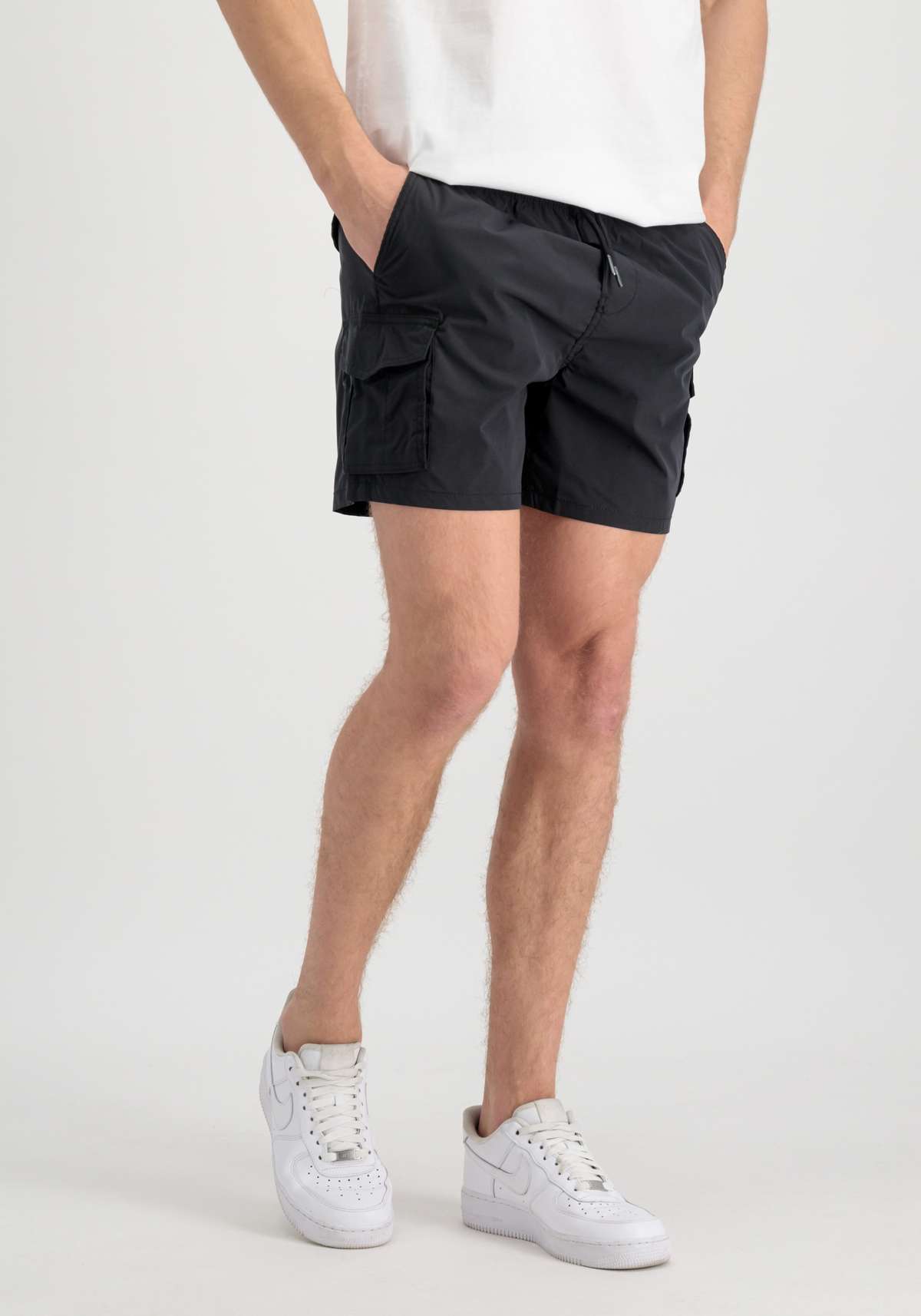 Спортивные шорты Men - Shorts Nylon Cargo Jogger Short