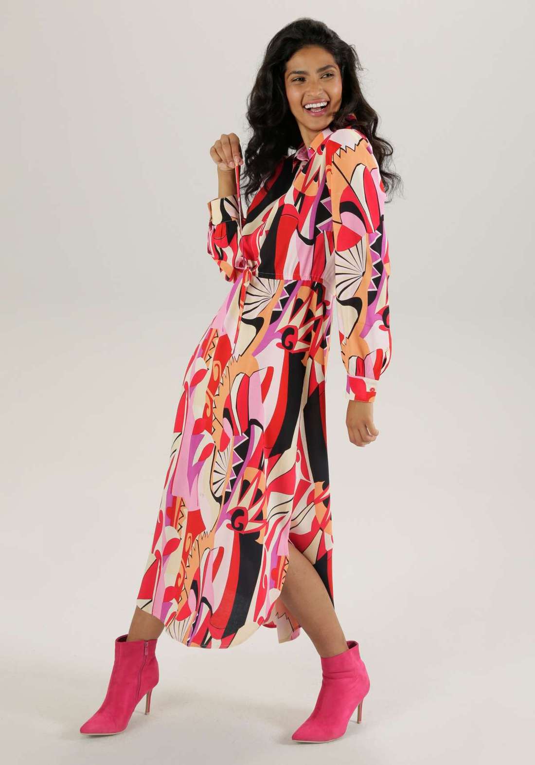 Платье макси с кулиской для регулировки талии.