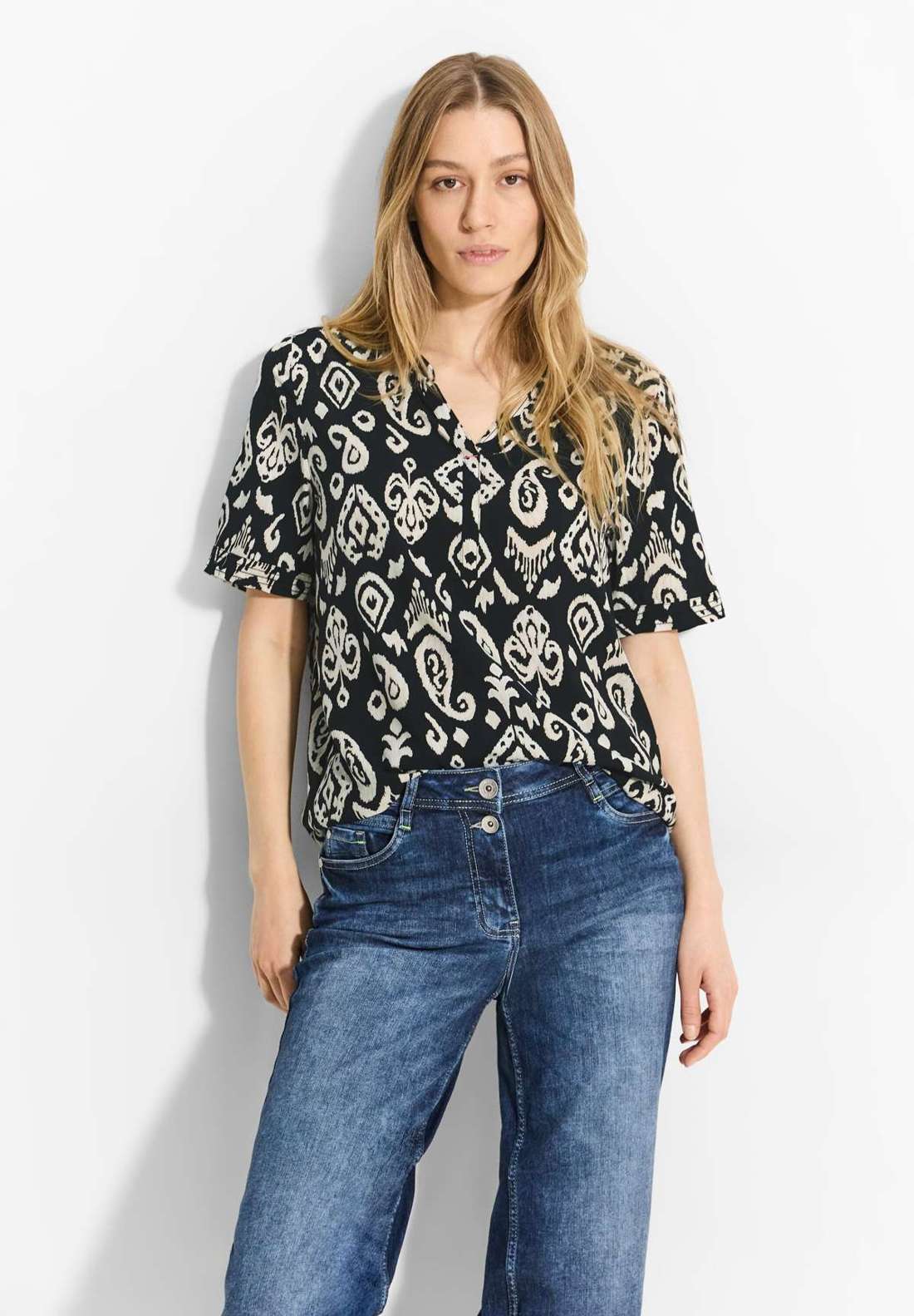 Блузка с короткими рукавами