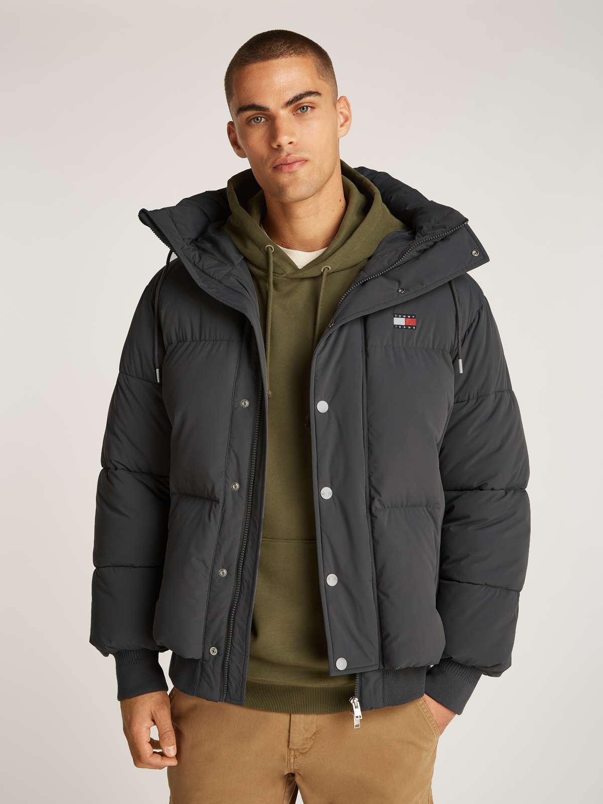 Стеганая куртка с капюшоном с вышитым логотипом TJM BRANDED PUFFER JACKET EXT