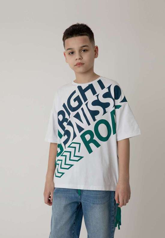 Футболка с крупным шрифтовым принтом