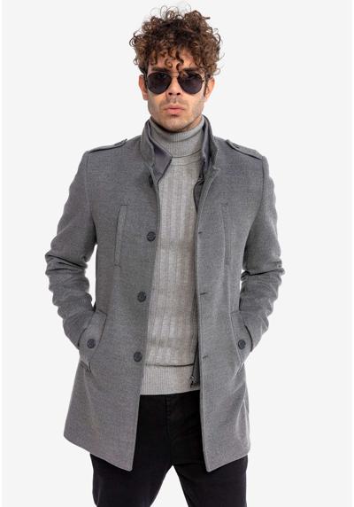Короткое пальто со встроенным жилетом