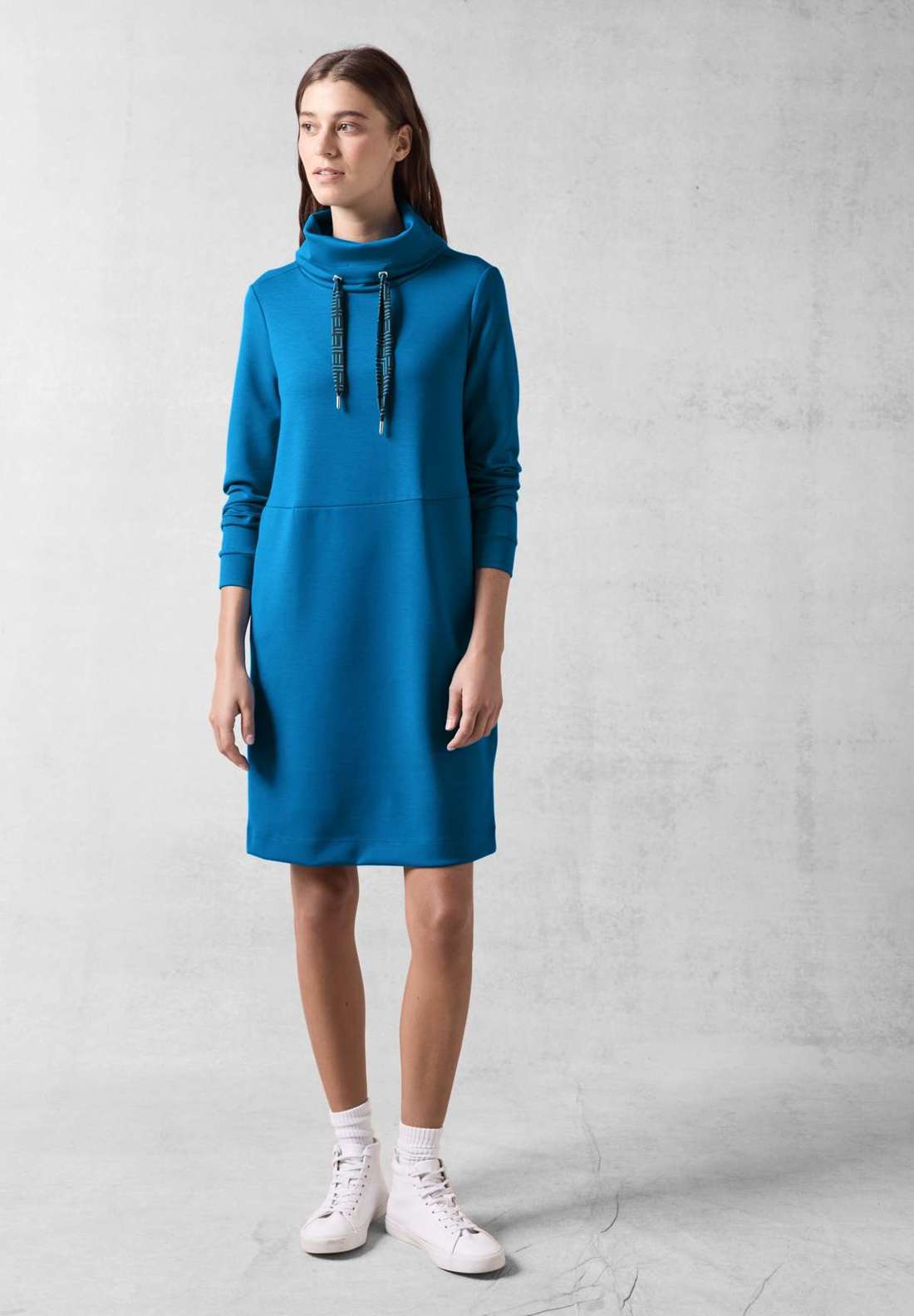 спортивное платье