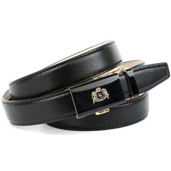 Кожаный ремень со стеклянной застежкой золотого цвета и гербом.