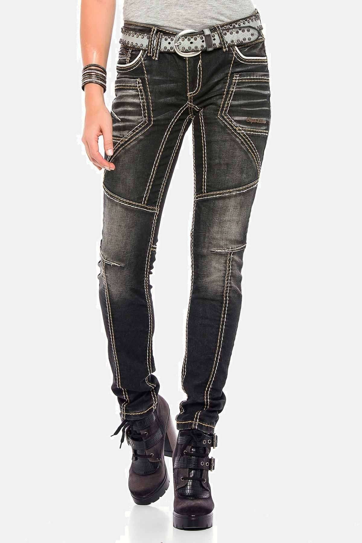 Джинсы узкого кроя с экстравагантным дизайном швов. Jeans