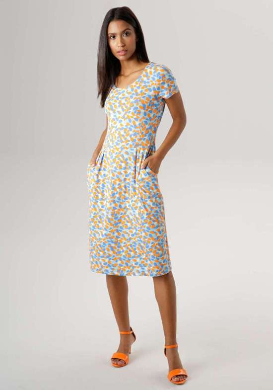 Летнее платье с боковыми карманами