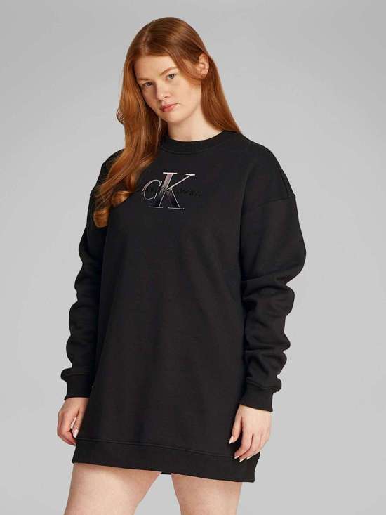 Платье-свитшот с вышивкой логотипа больших размеров PLUS EMBROIDERED MONOLOGO DRESS