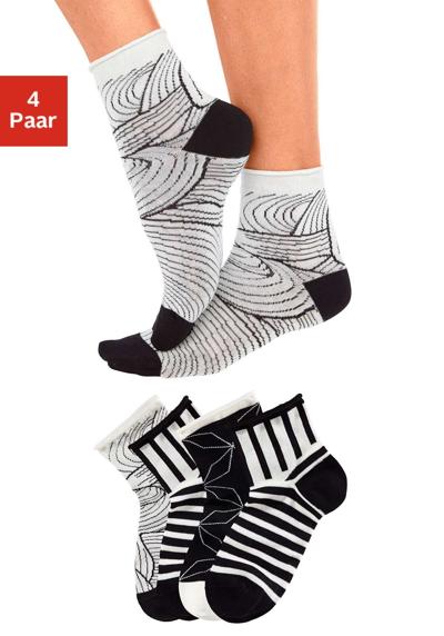 Короткие носки (4 пары) разных дизайнов.