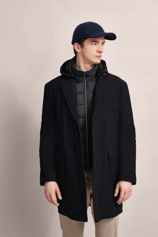 Короткое пальто со съемным капюшоном