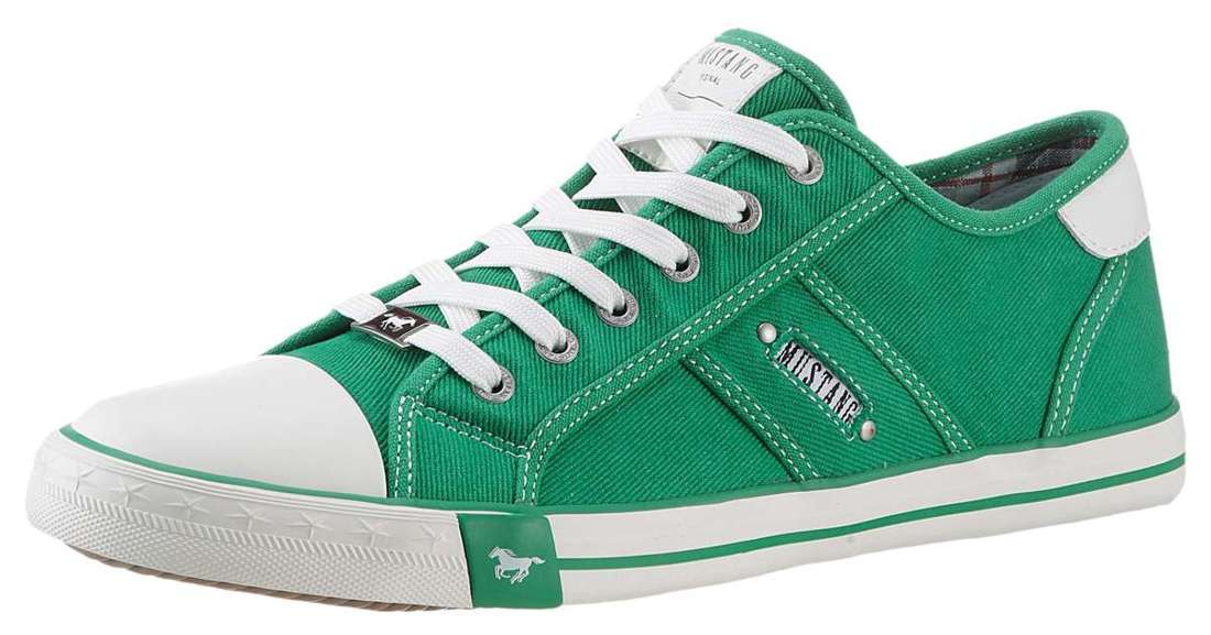 Кроссовки с фирменным лейблом Mustang